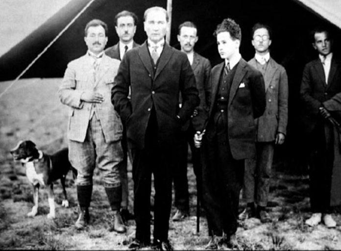 Atatürk ve Foks